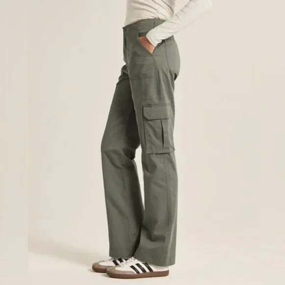 Abercrombie & Fitch Women's Relaxed Cargo Pants Olive Green Size 33/16 - Picture 2 of 8